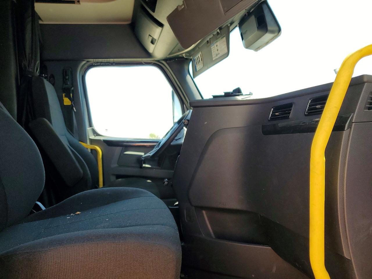 FREIGHTLINER CASCADIA 126 2018 — 6
