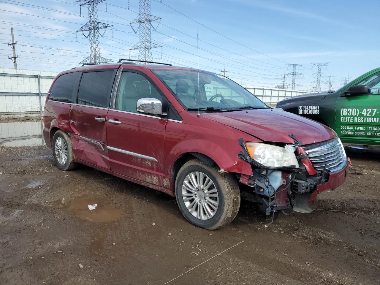 CHRYSLER TOWN & COUNTRY 2013 — 5