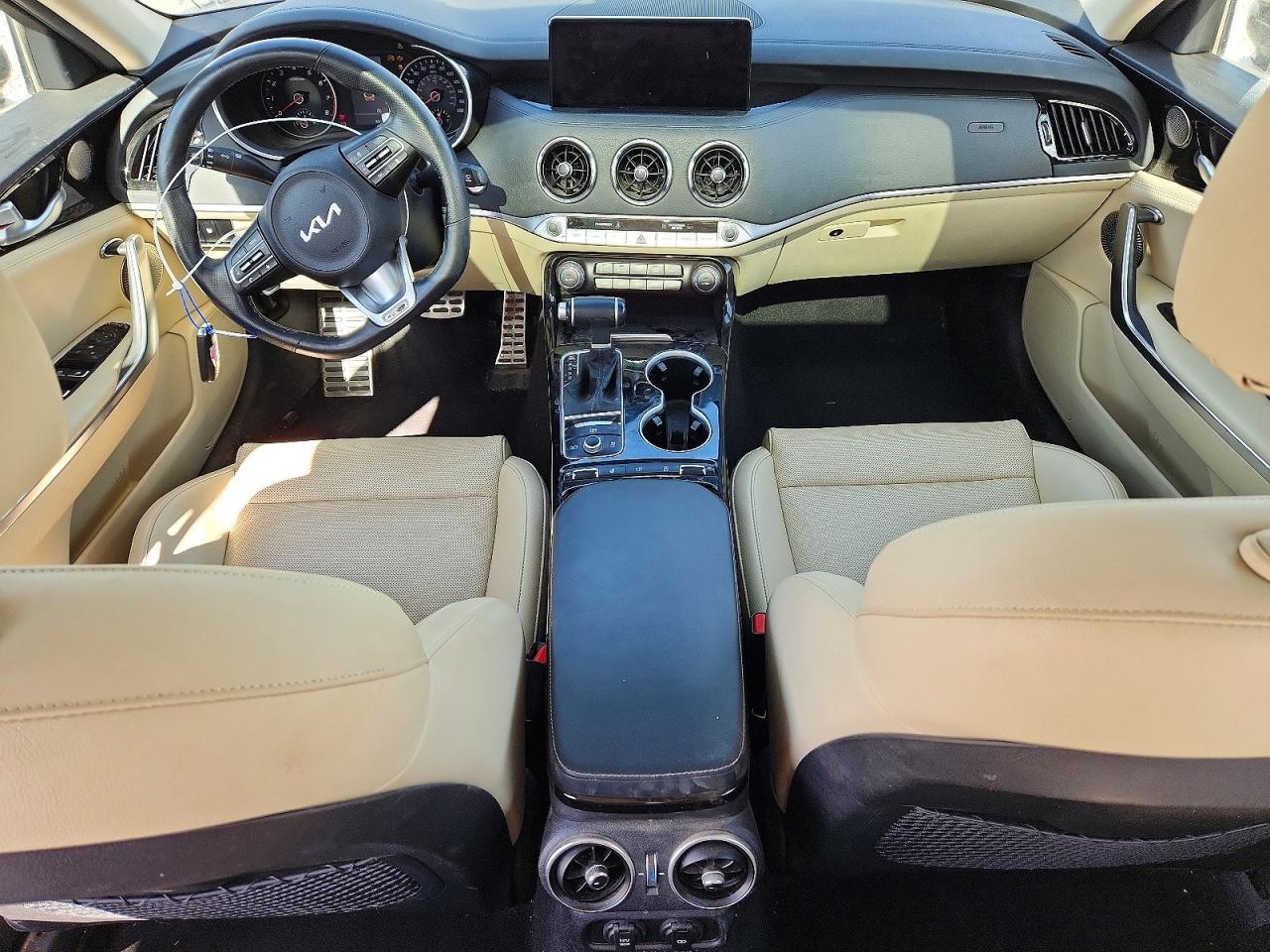 KIA STINGER 2022 — 9