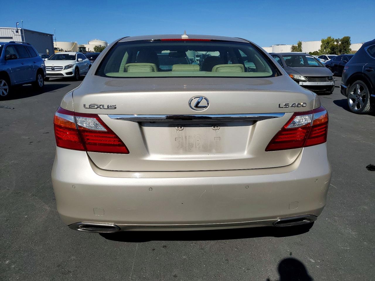 LEXUS LS 2010 — 7