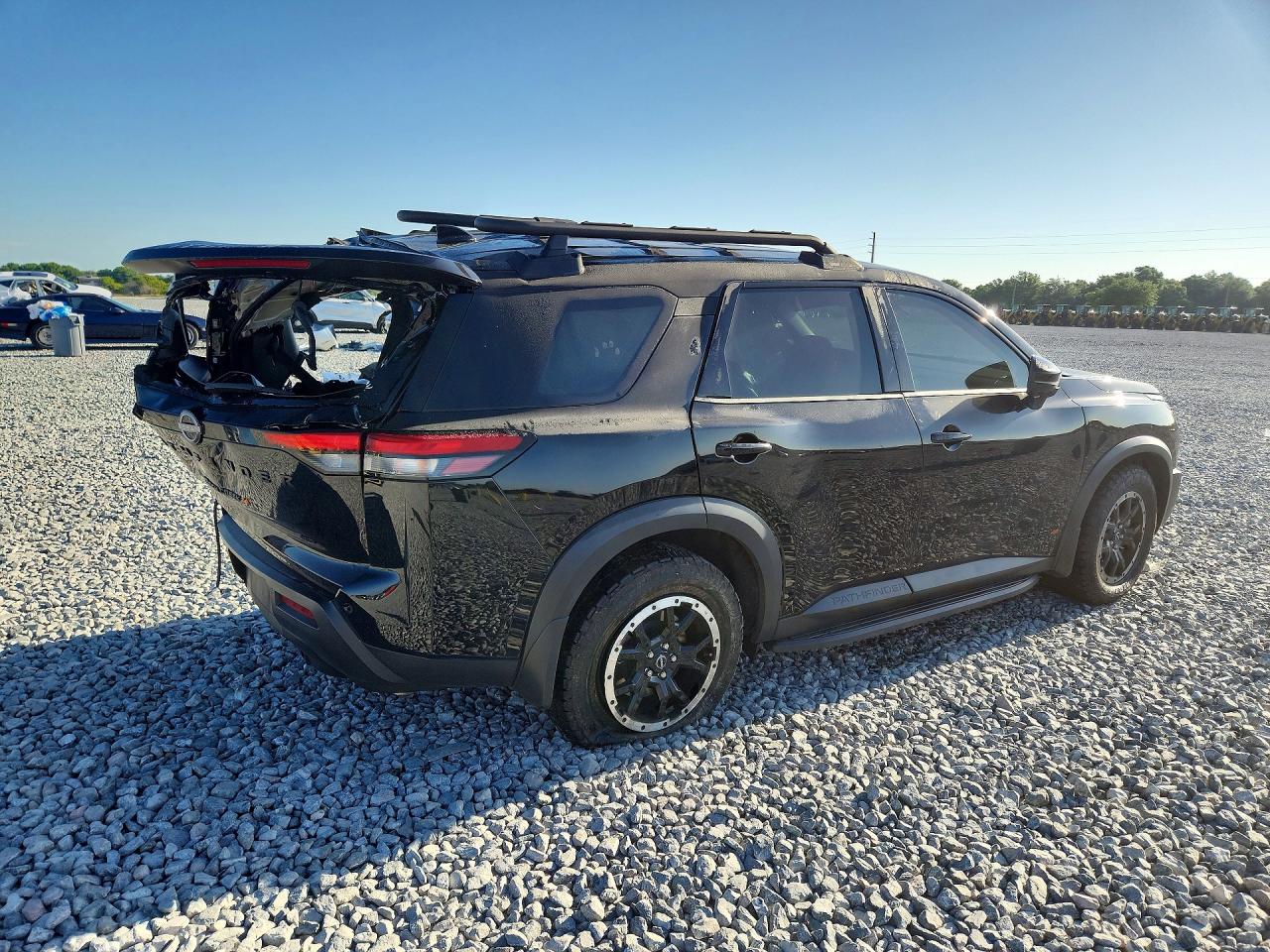 NISSAN PATHFINDER 2024 — 4