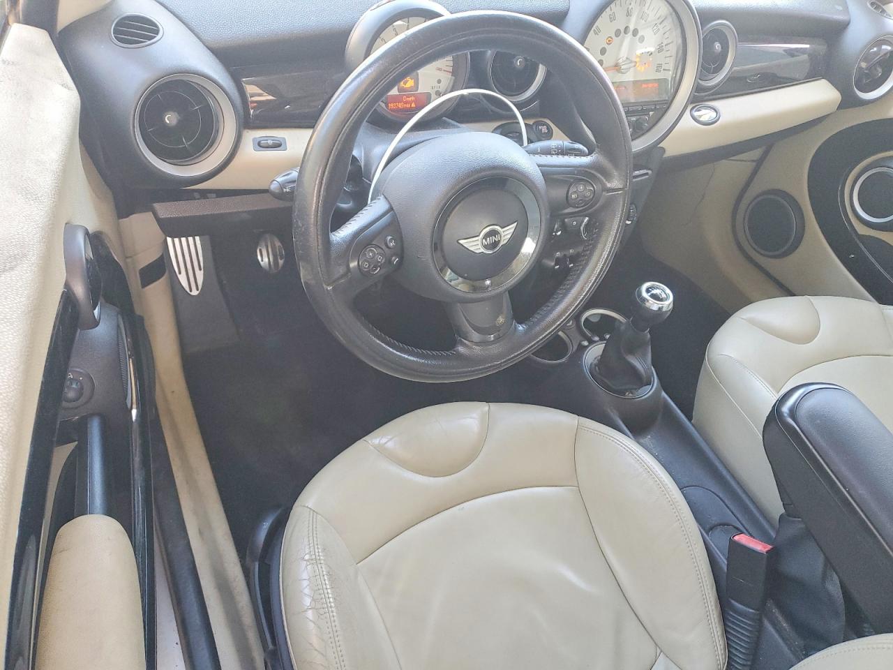 MINI COOPER 2011 — 9