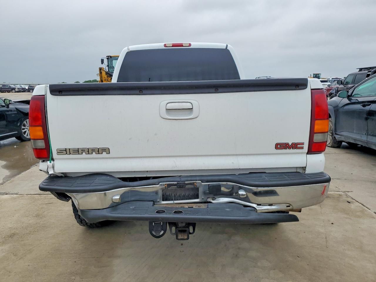 GMC NEW SIERRA 2002 — 7