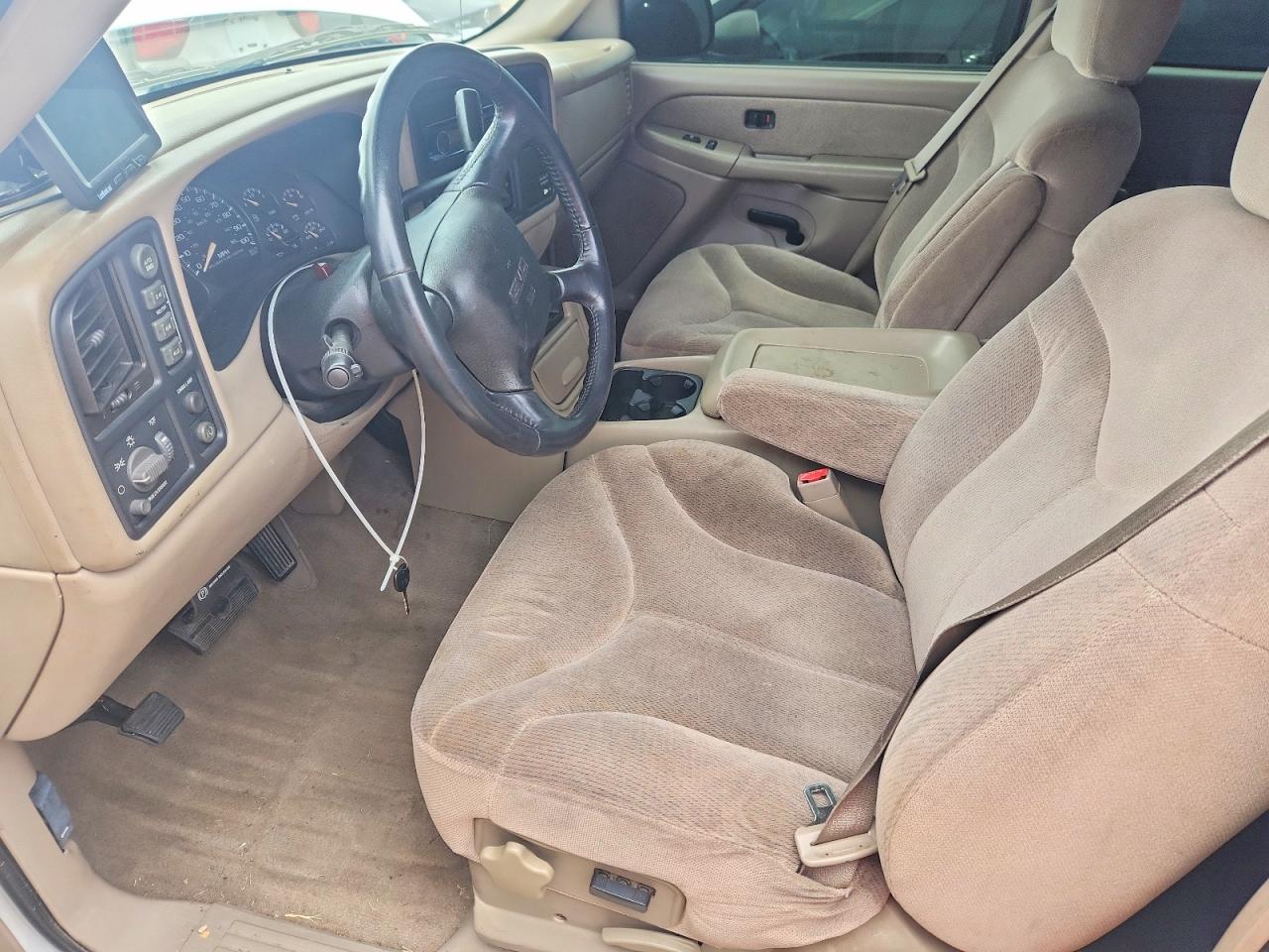 GMC NEW SIERRA 2002 — 8