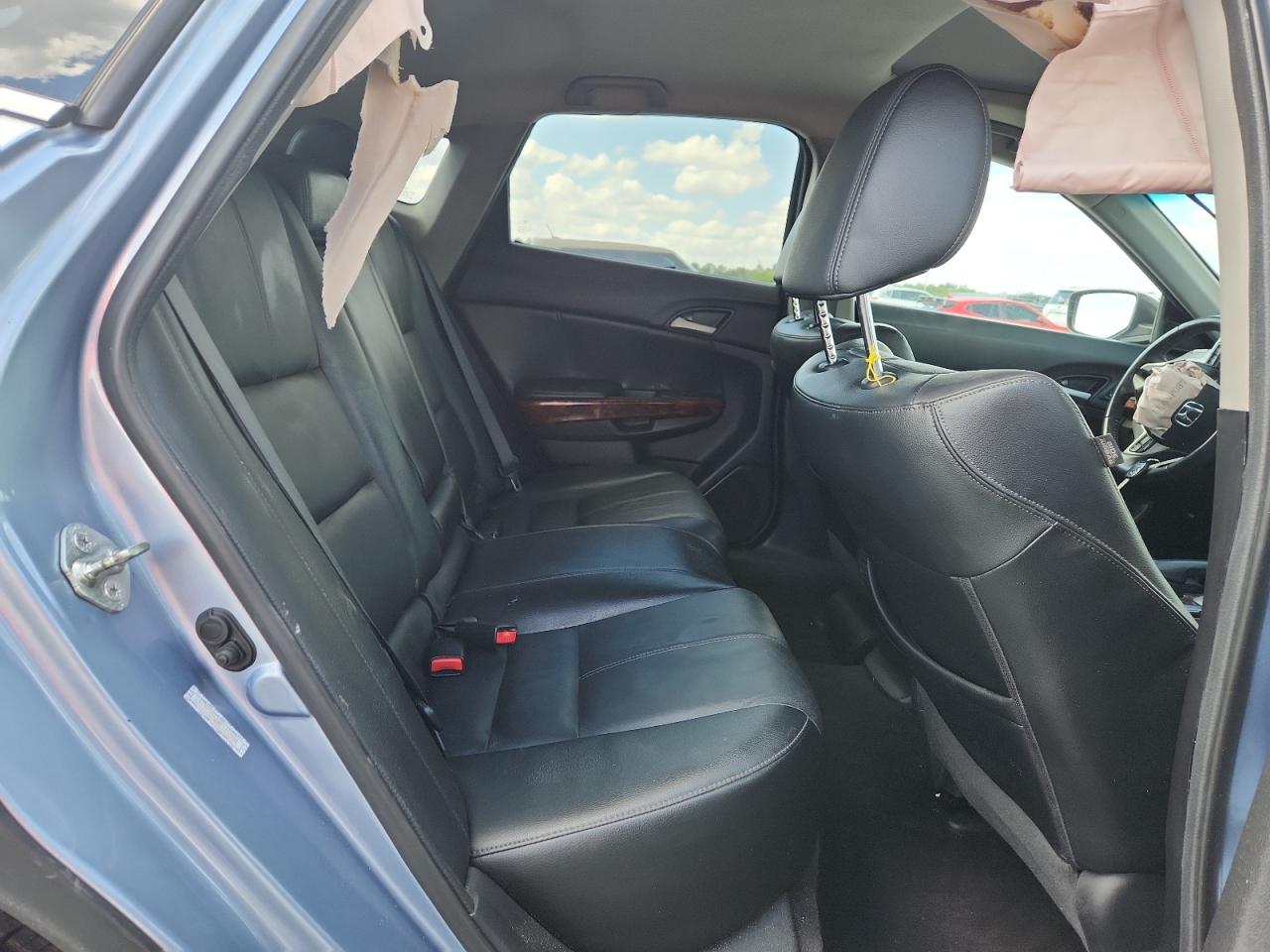 HONDA ACCORD CROSSTOUR 2010 — 11