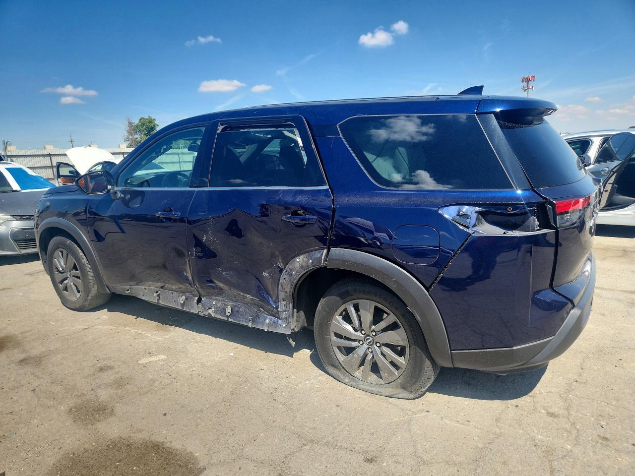NISSAN PATHFINDER 2022 — 3