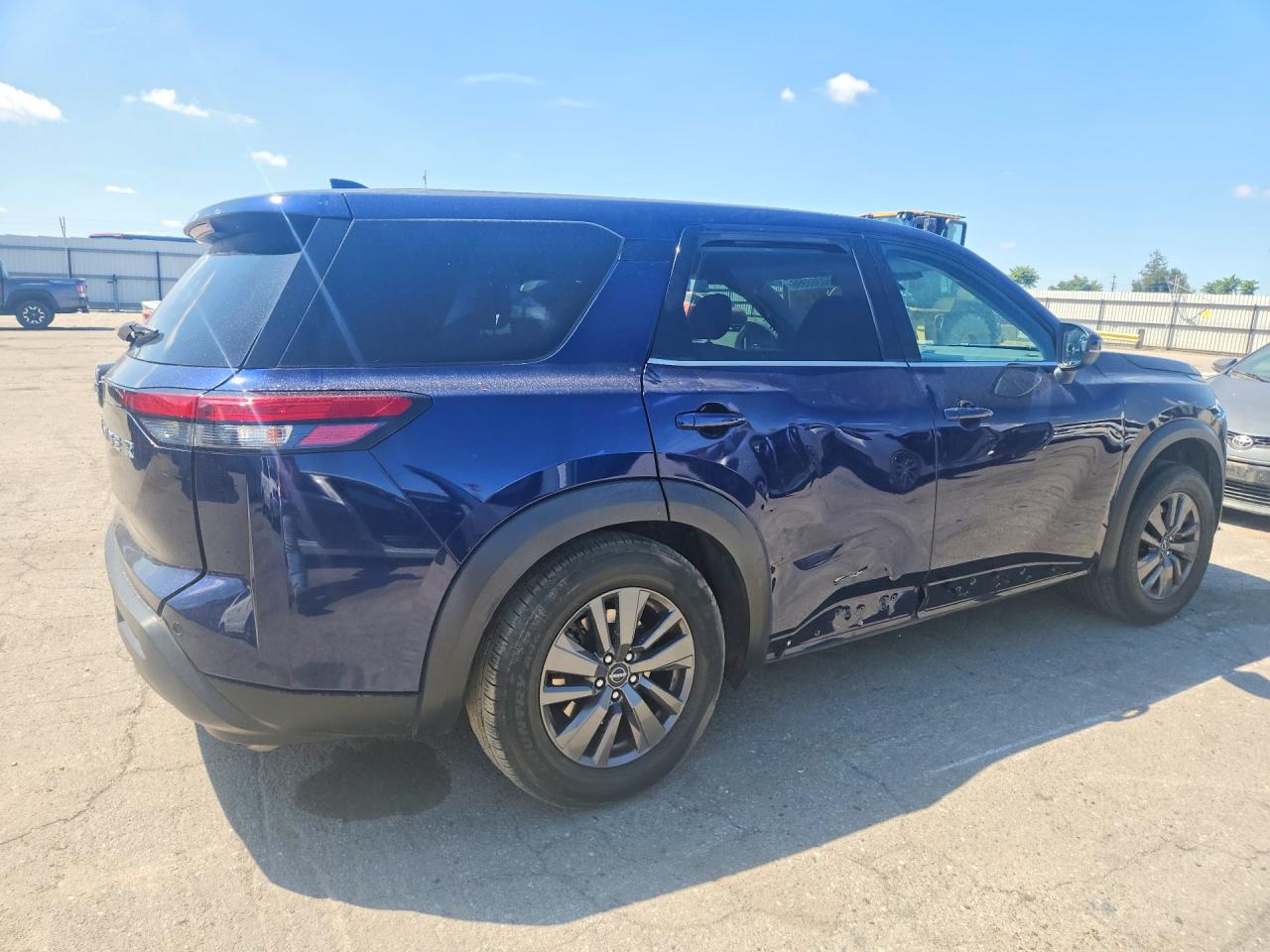 NISSAN PATHFINDER 2022 — 4