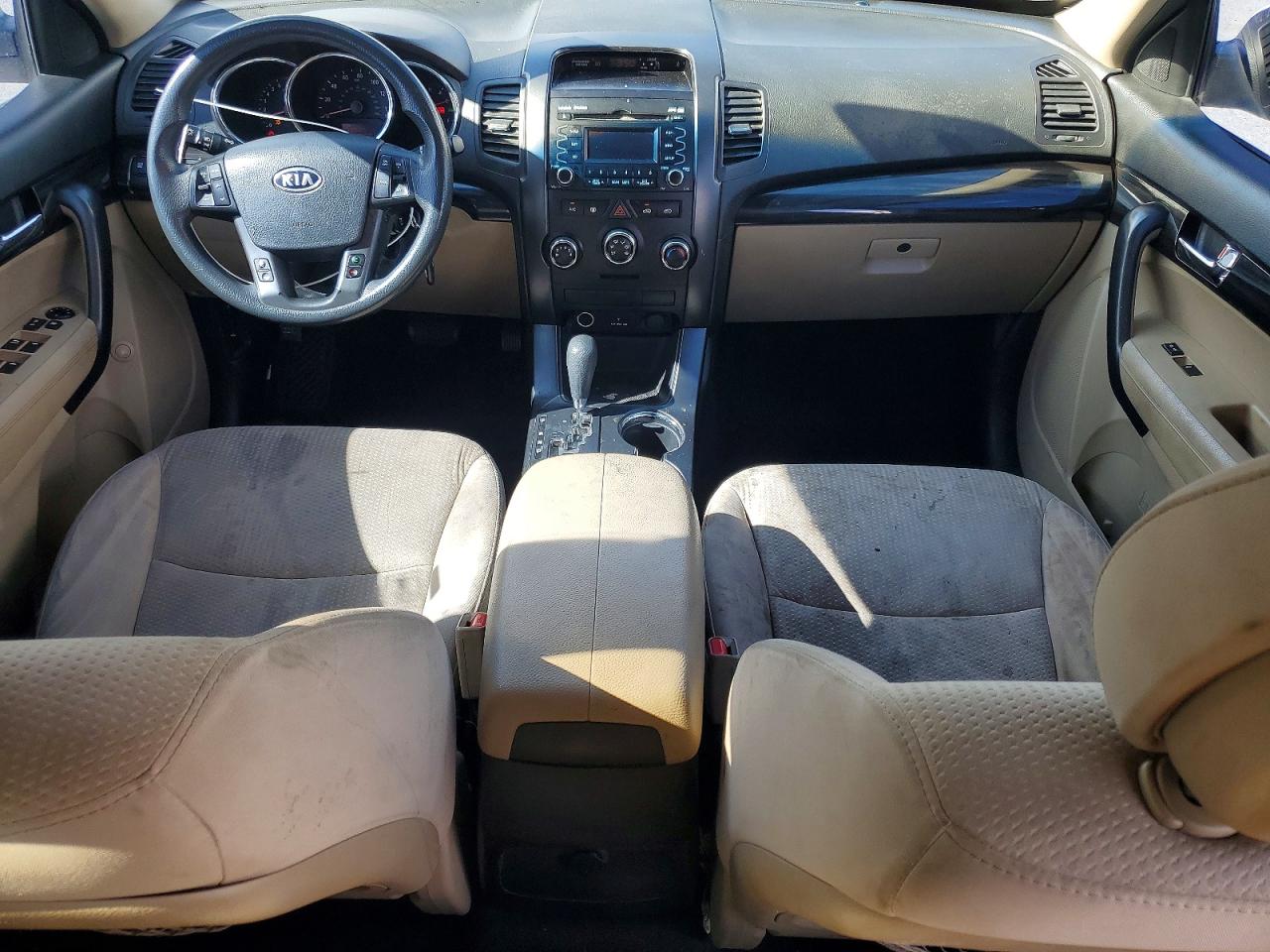 KIA SORENTO 2012 — 9