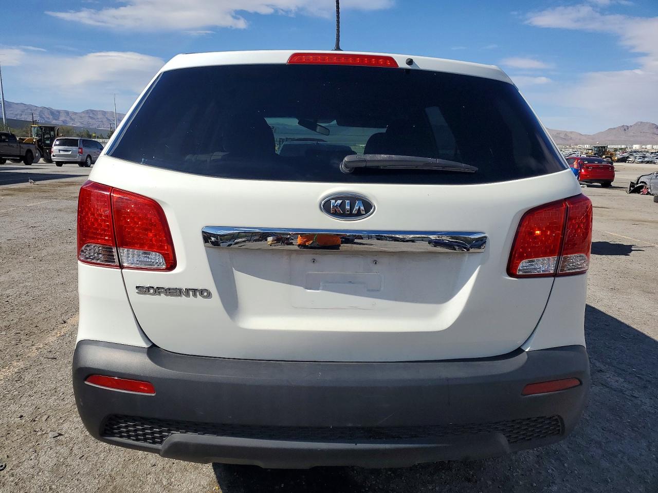 KIA SORENTO 2012 — 7