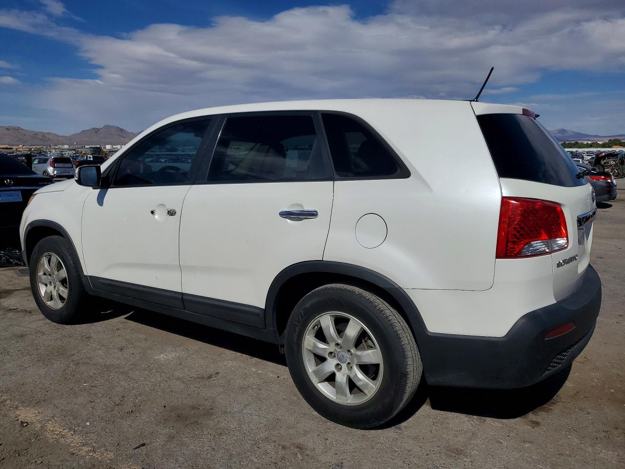 KIA SORENTO 2012 — 3