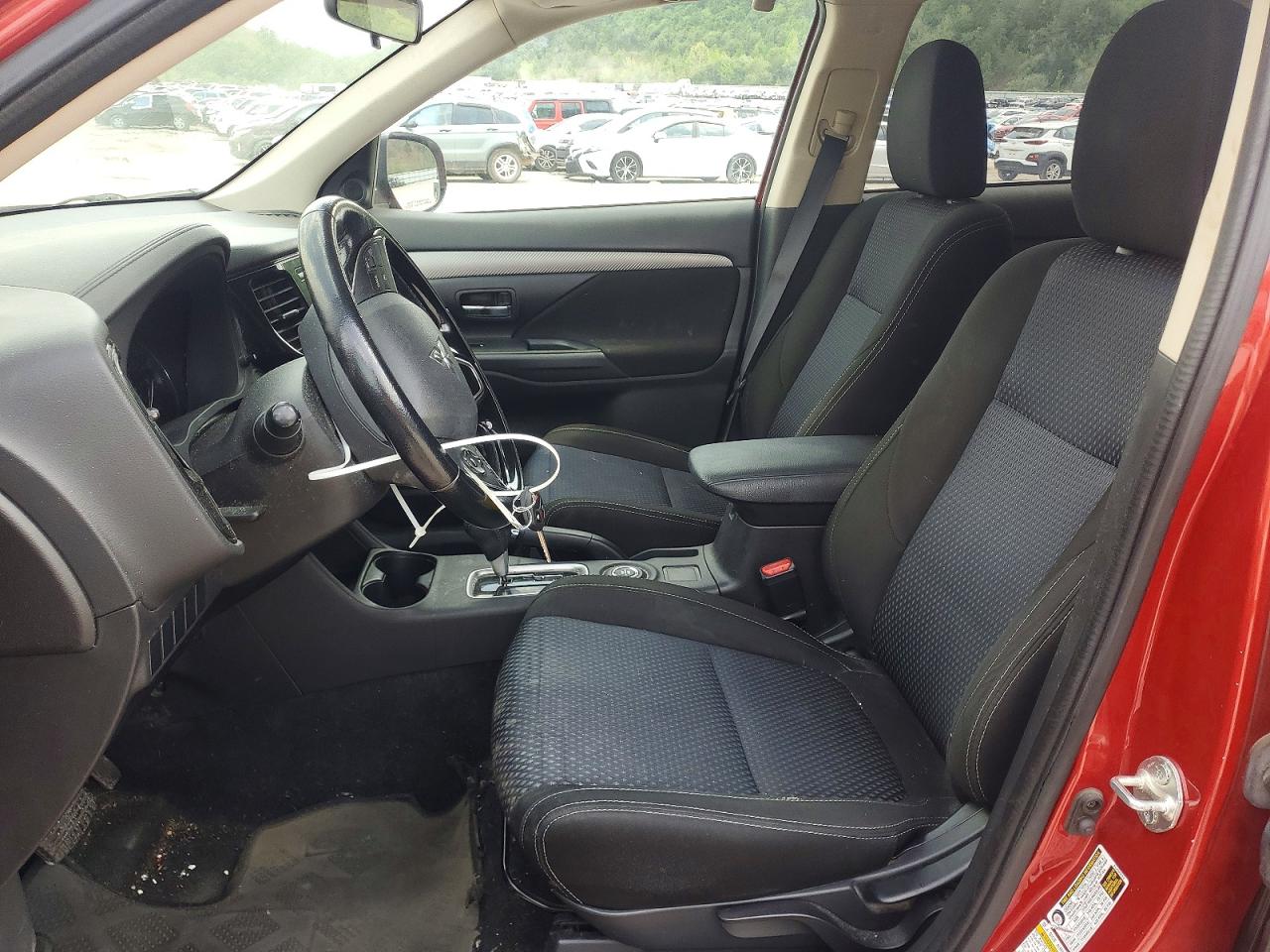 MITSUBISHI OUTLANDER 2016 — 8