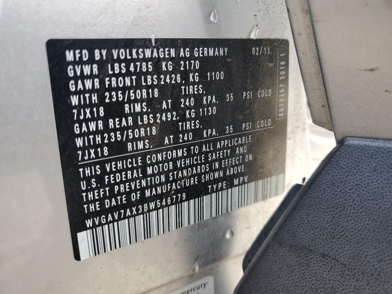 VOLKSWAGEN TIGUAN 2011 — 14