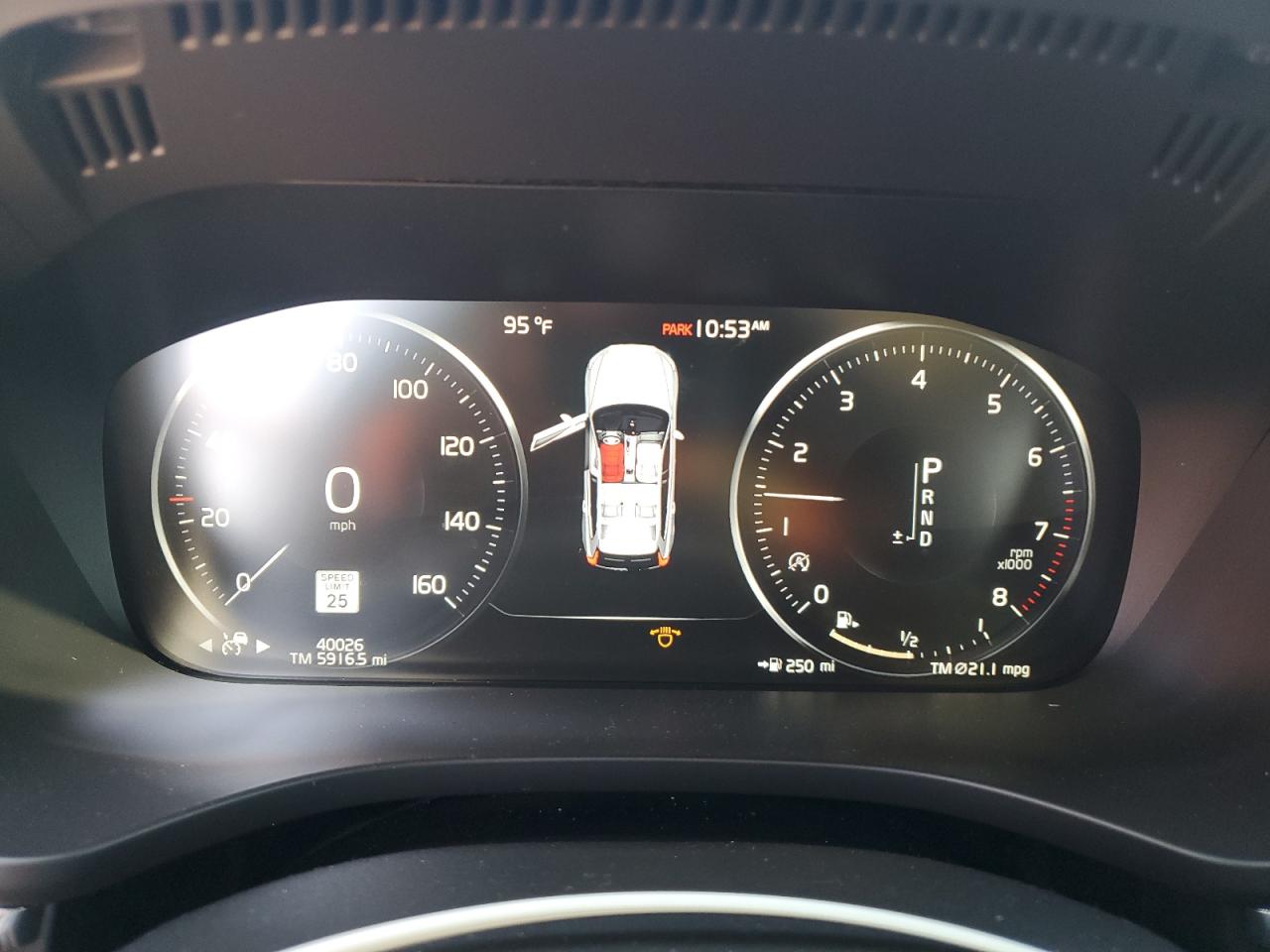 VOLVO XC60 2018 — 10