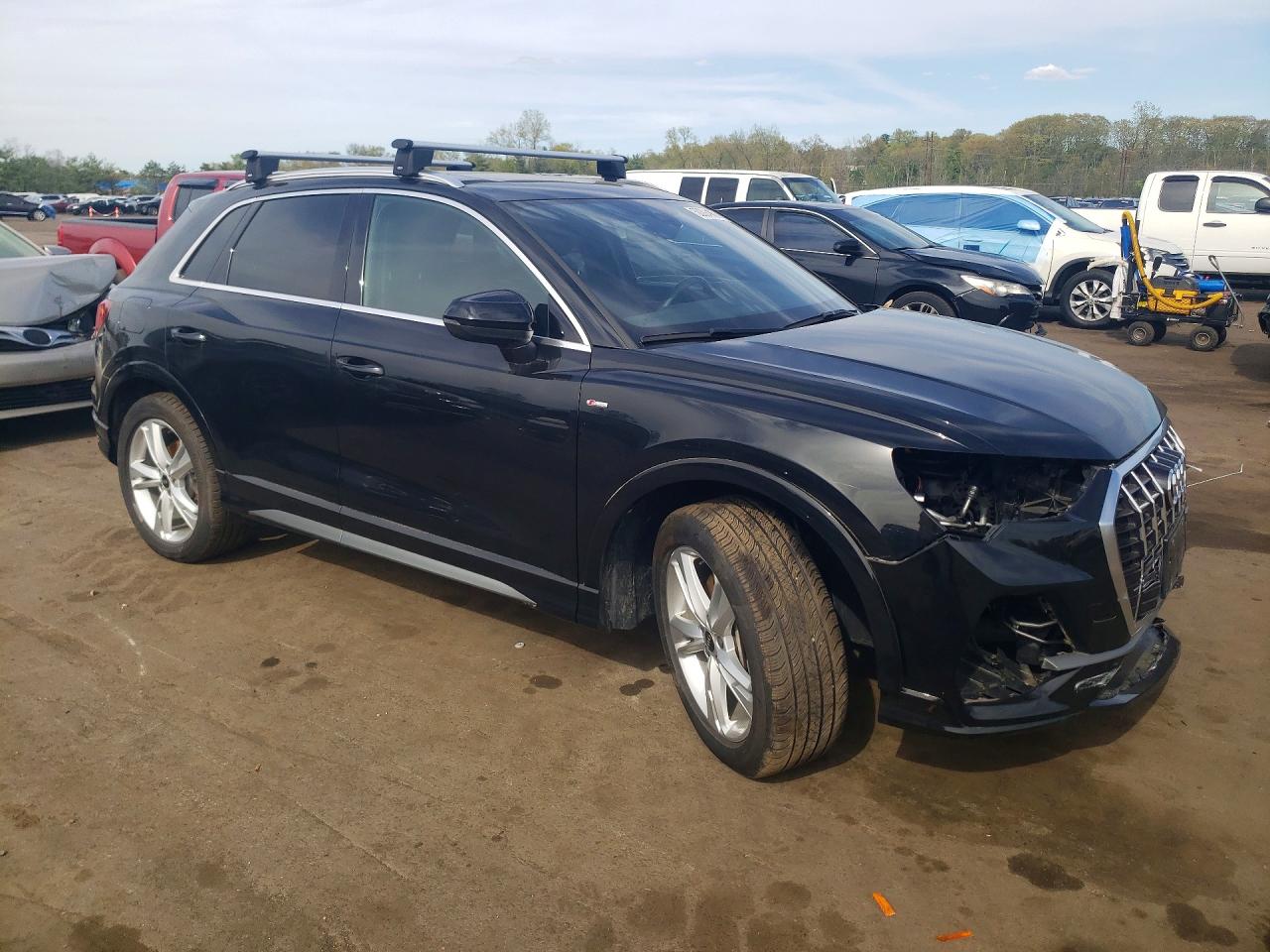 AUDI Q3 2022 — 5
