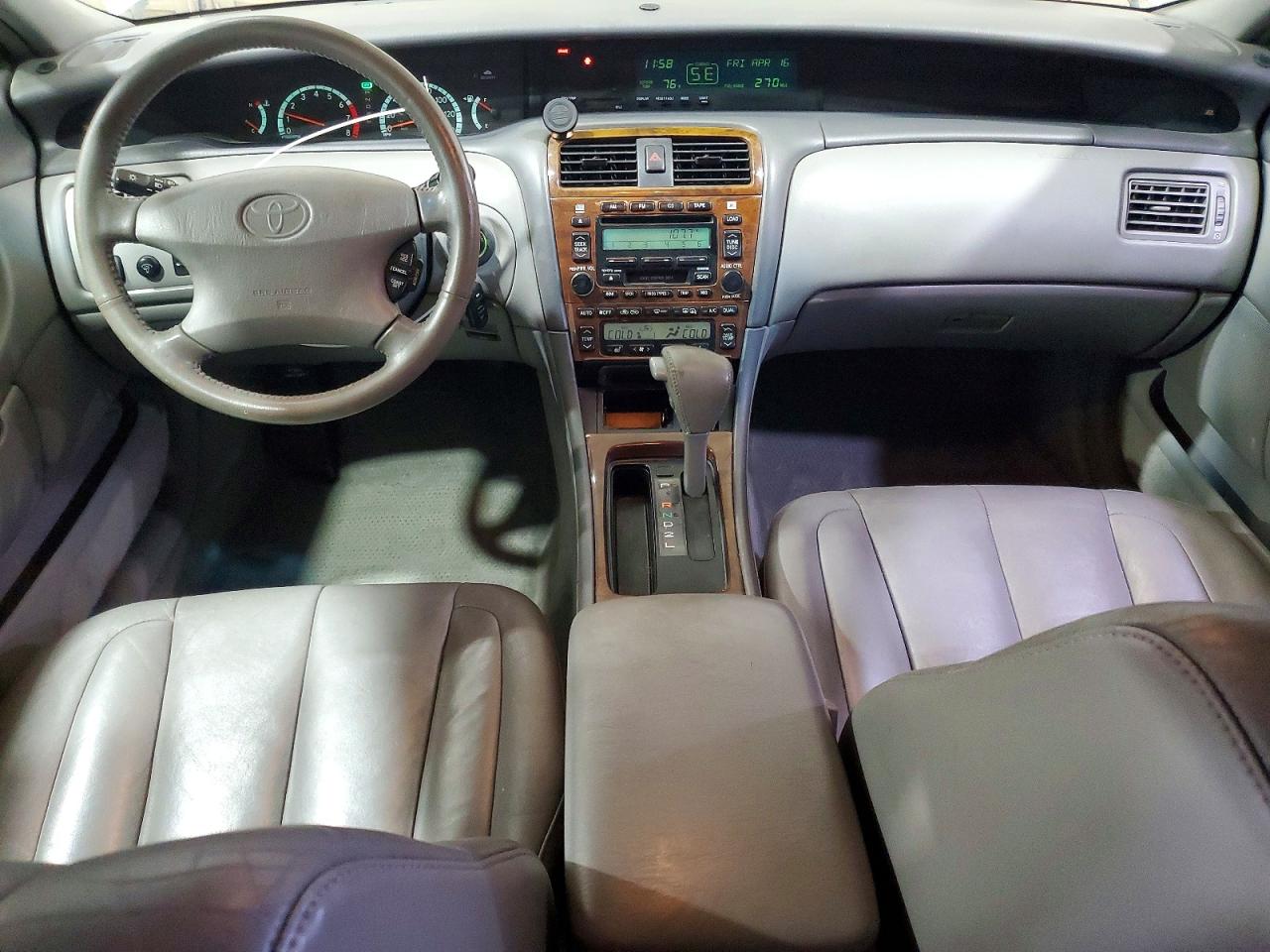 TOYOTA AVALON 2000 — 9