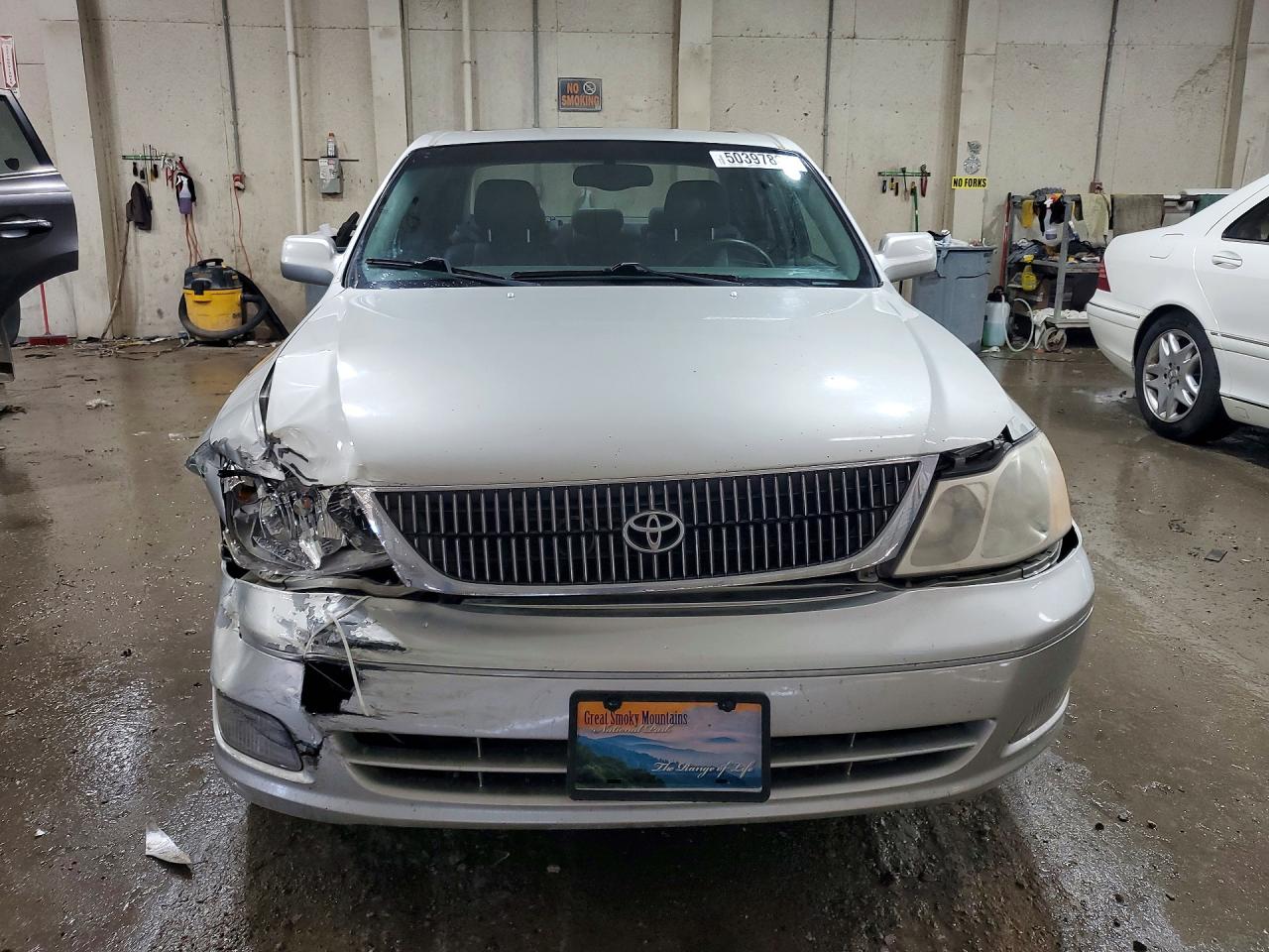 TOYOTA AVALON 2000 — 6