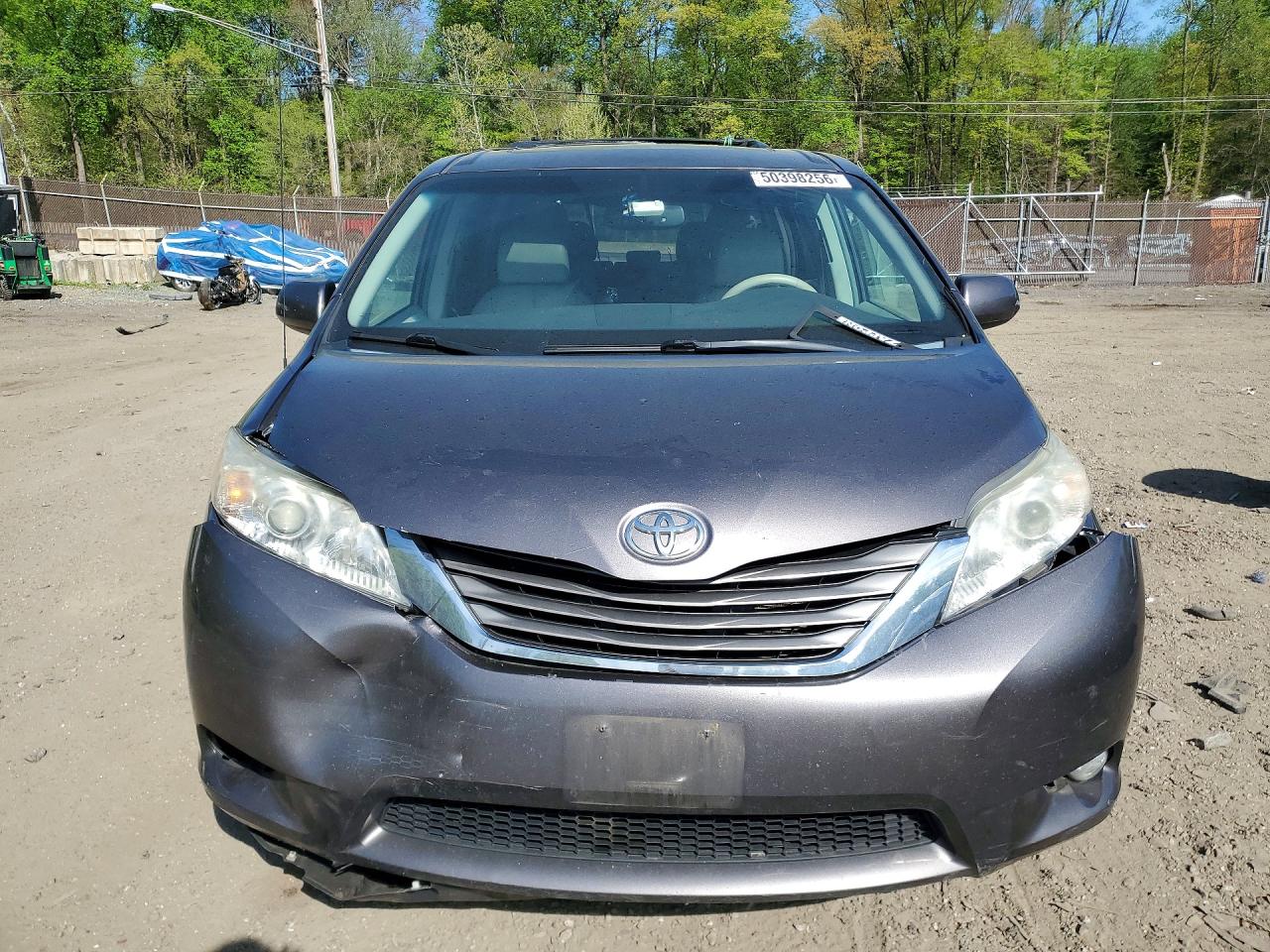 TOYOTA SIENNA 2012 — 6