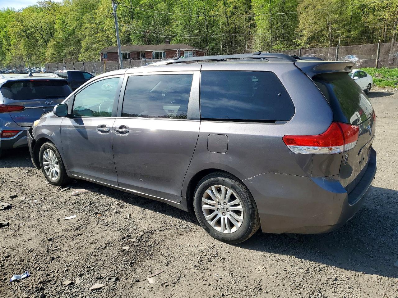 TOYOTA SIENNA 2012 — 3