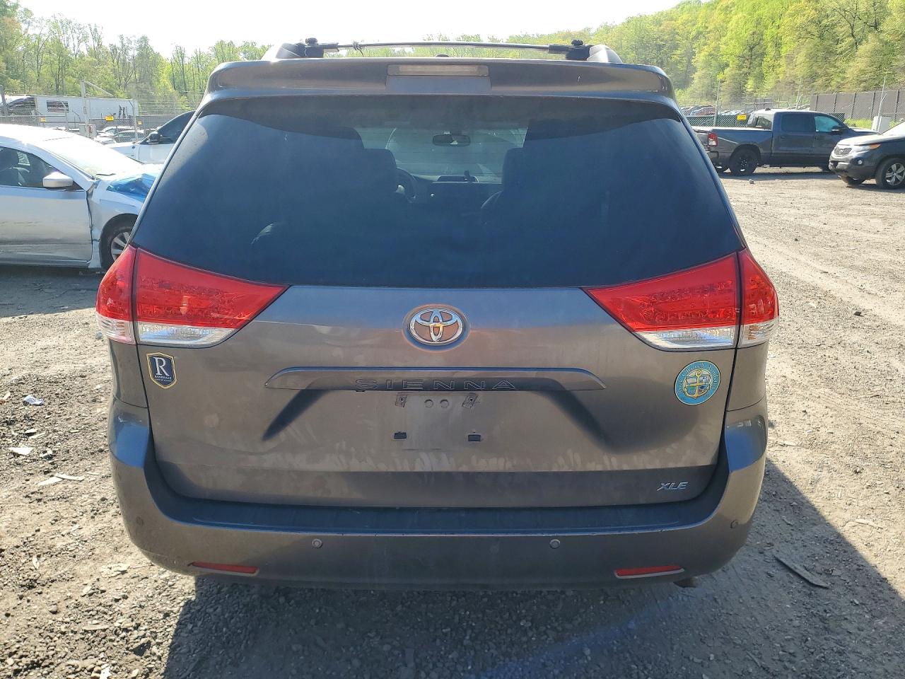 TOYOTA SIENNA 2012 — 7