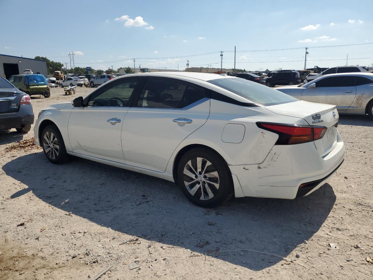 NISSAN ALTIMA 2020 — 3