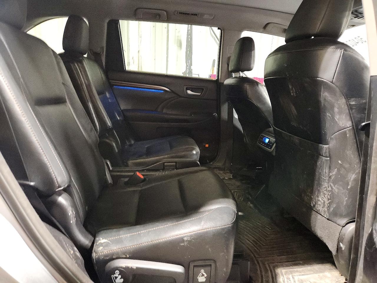 TOYOTA HIGHLANDER 2014 — 12