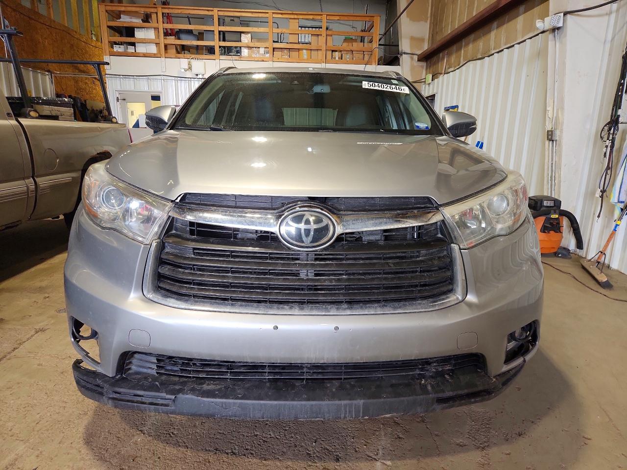 TOYOTA HIGHLANDER 2014 — 6