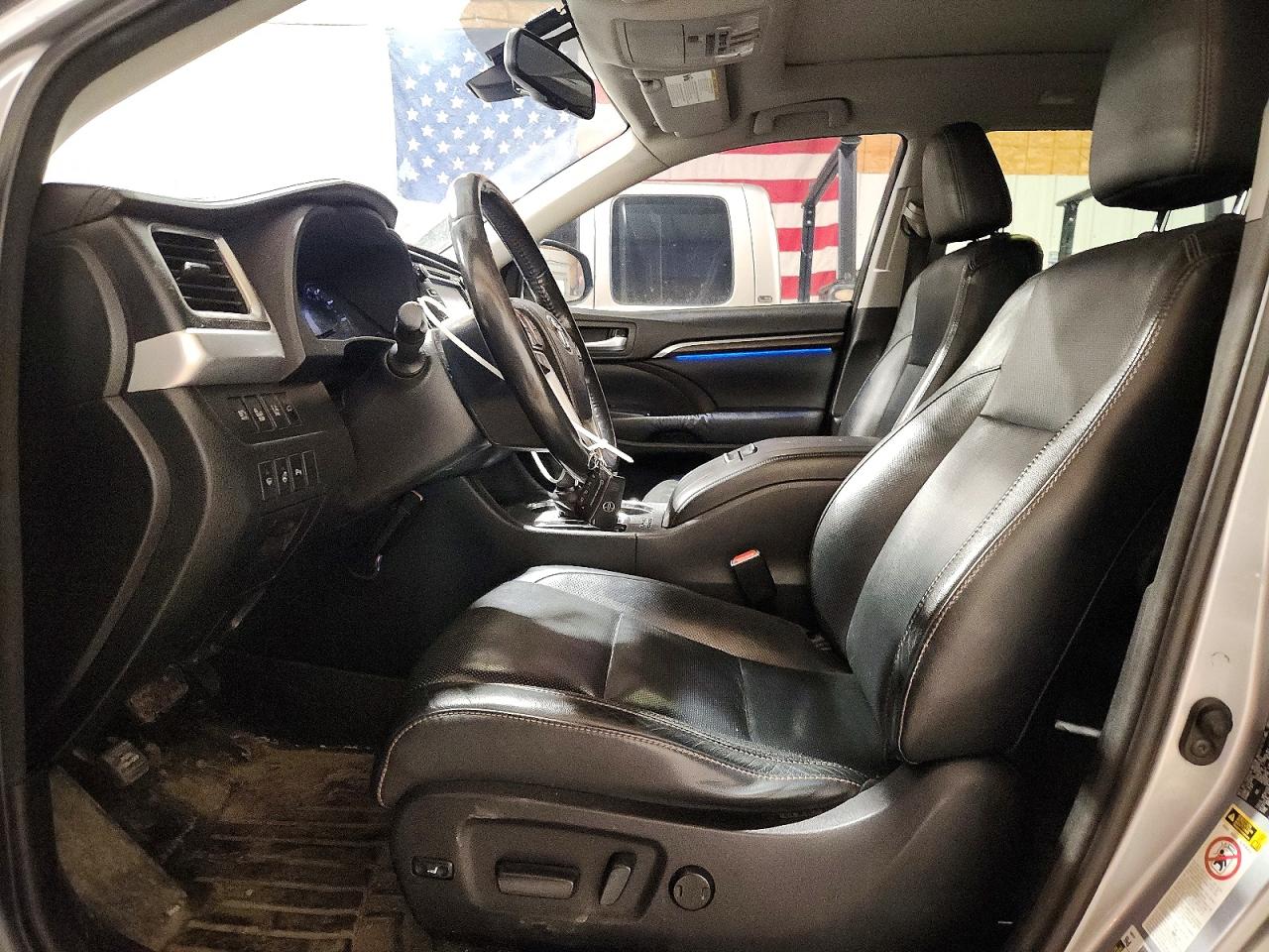TOYOTA HIGHLANDER 2014 — 8