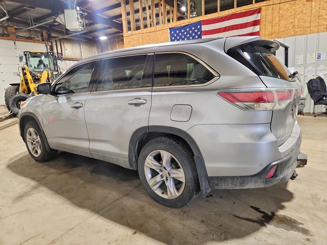 TOYOTA HIGHLANDER 2014 — 3