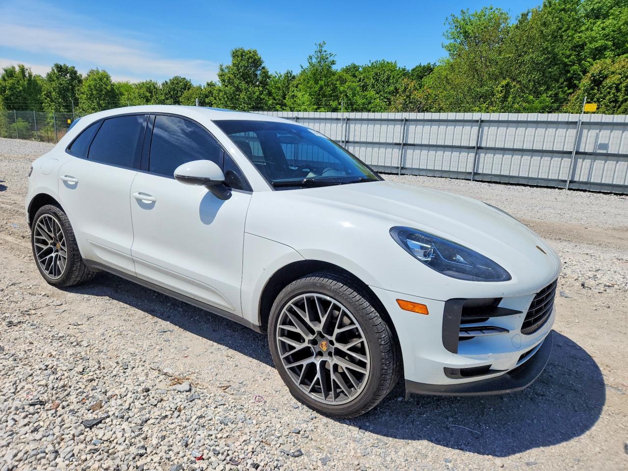 2020 PORSCHE MACAN