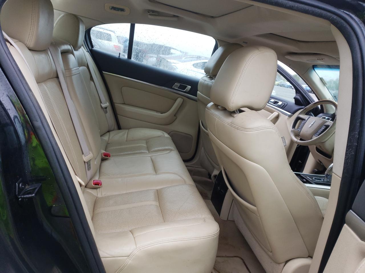LINCOLN MKS 2009 — 11