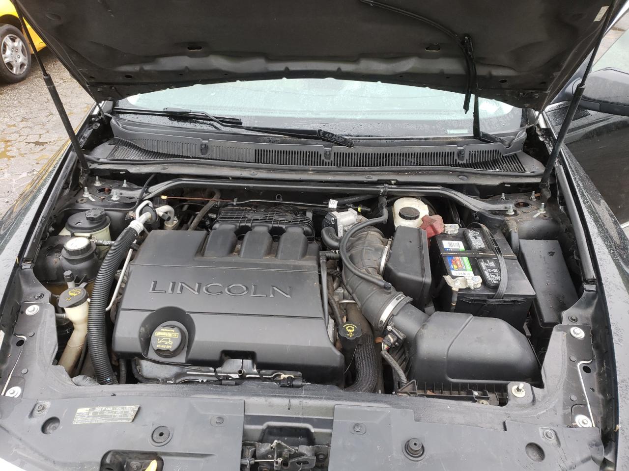 LINCOLN MKS 2009 — 12