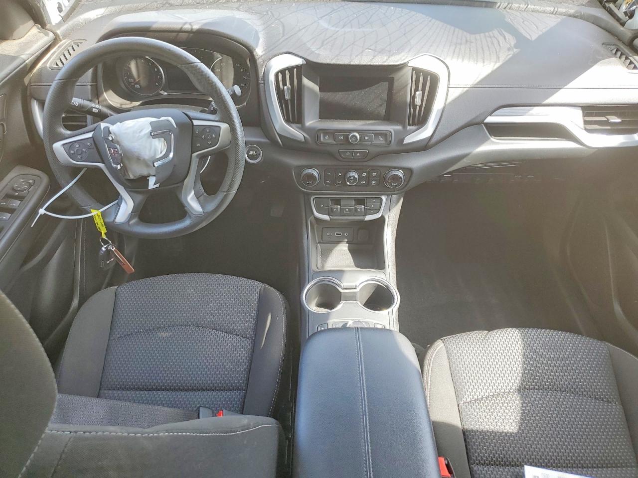GMC TERRAIN 2023 — 9