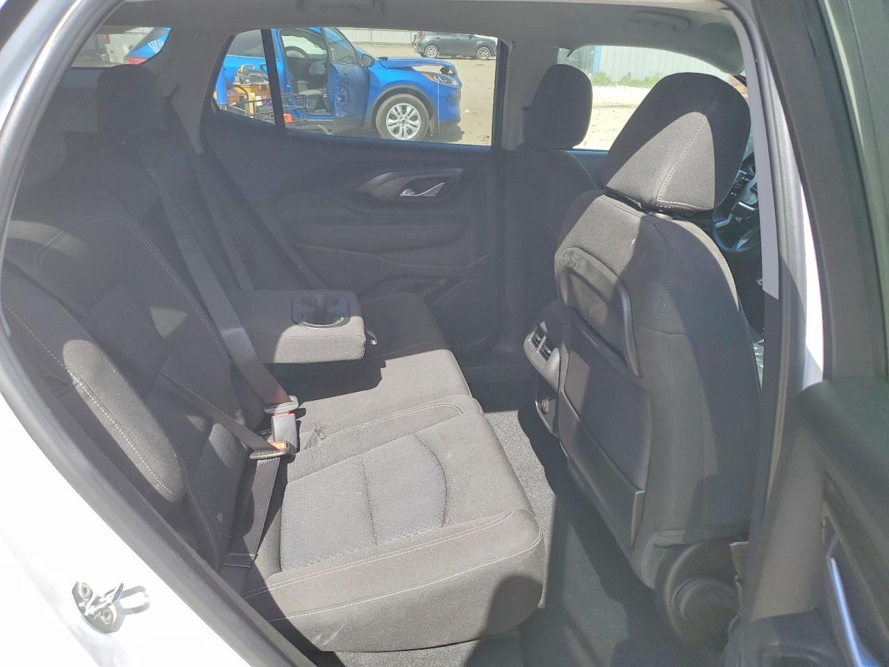 GMC TERRAIN 2023 — 12