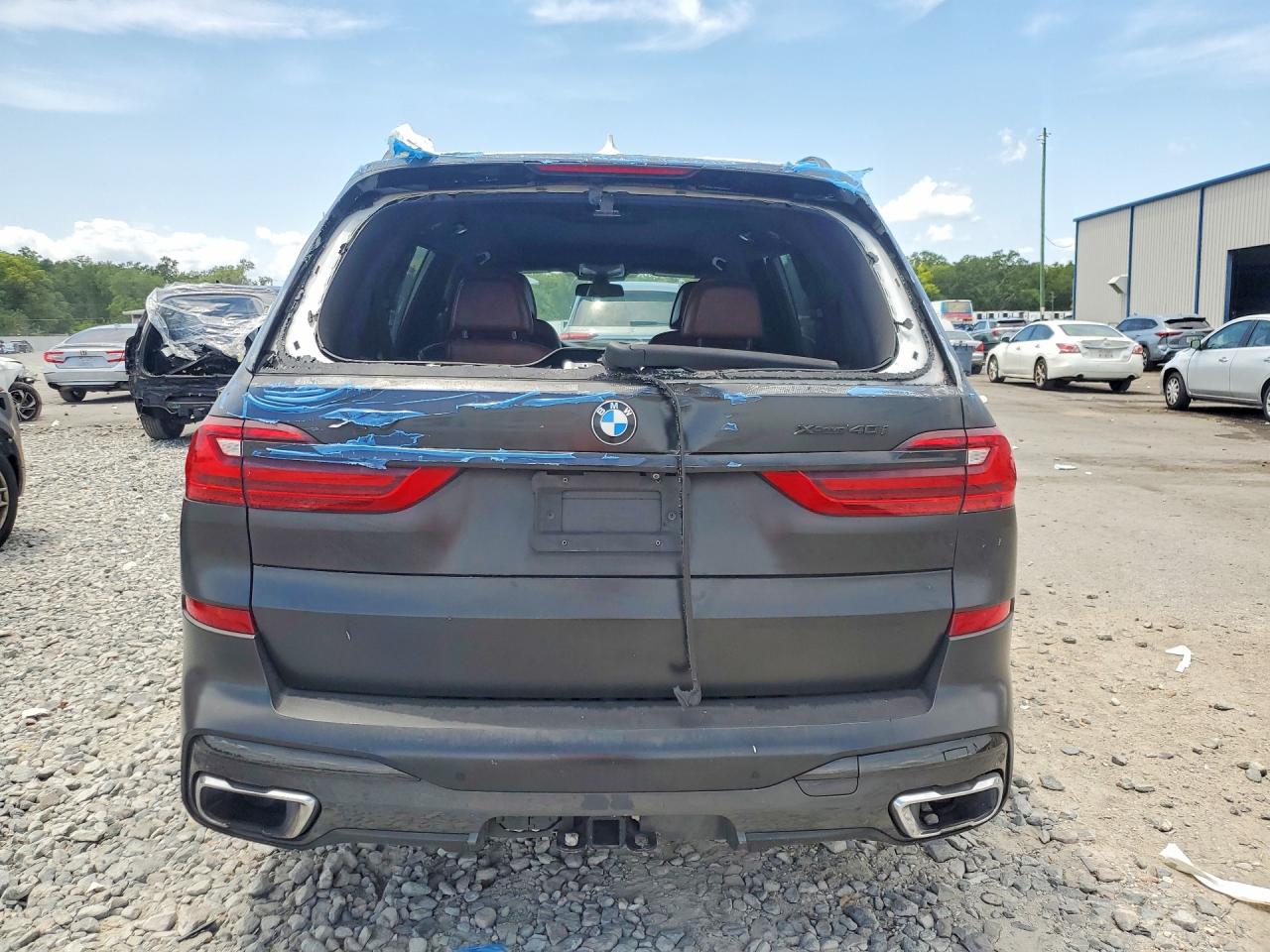BMW X7 2019 — 7