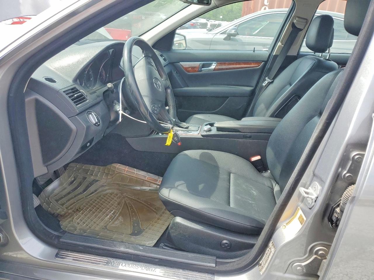 MERCEDES-BENZ C 2010 — 8