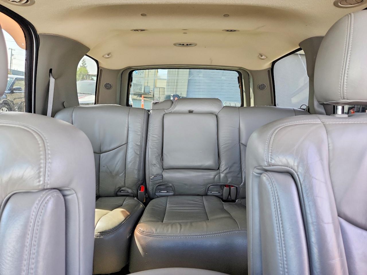 CHEVROLET TAHOE 2003 — 11