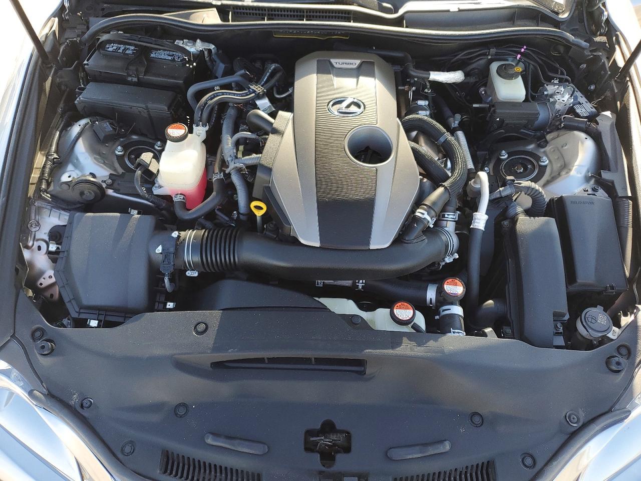 LEXUS IS 2016 — 12
