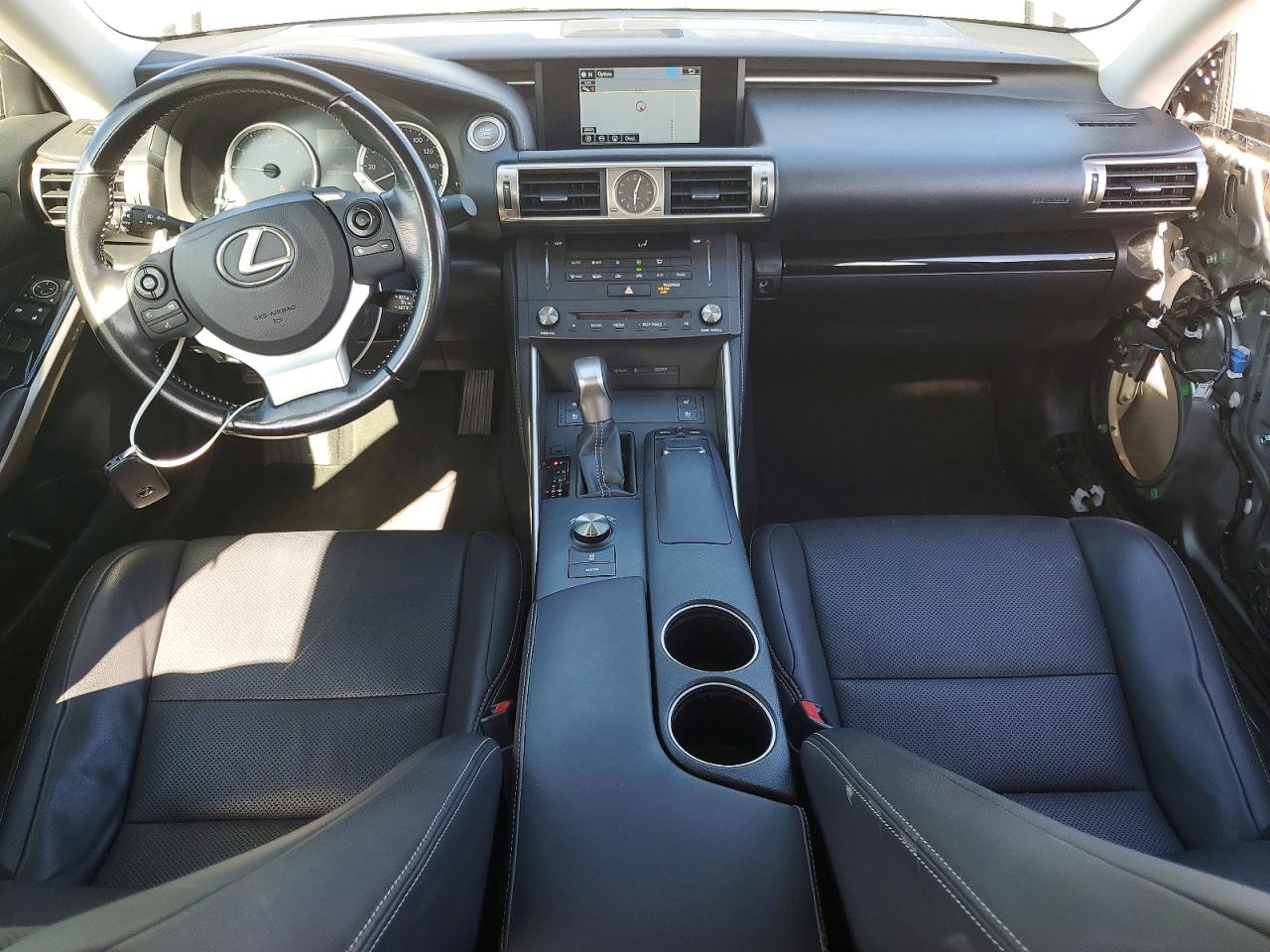 LEXUS IS 2016 — 9