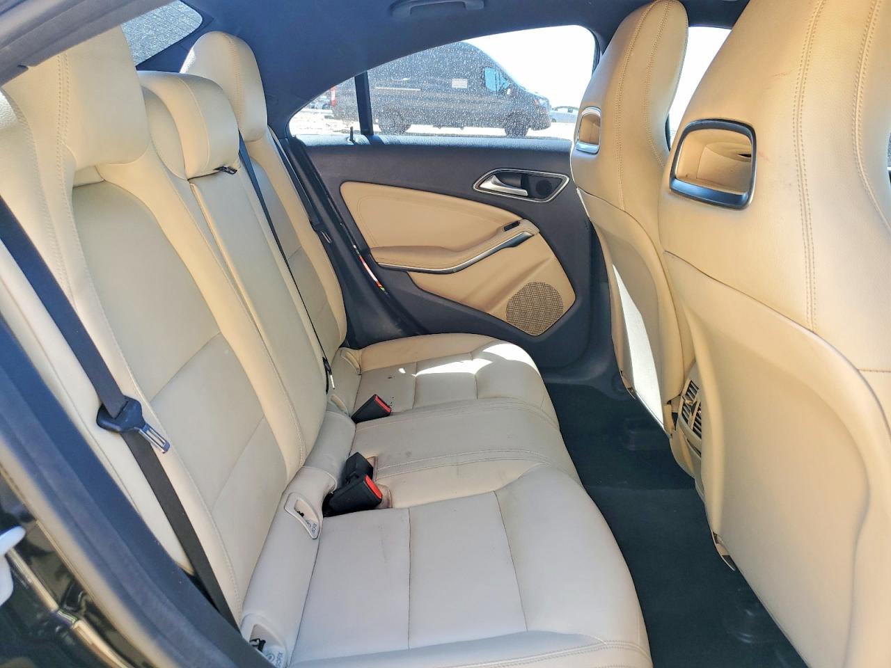 MERCEDES-BENZ CLA 2014 — 11