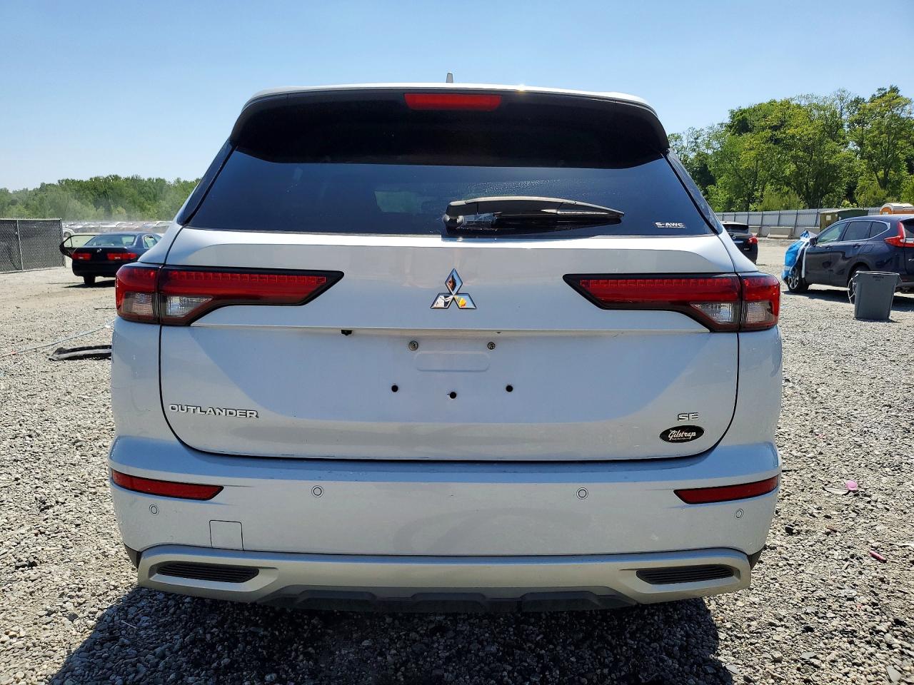 MITSUBISHI OUTLANDER 2023 — 7