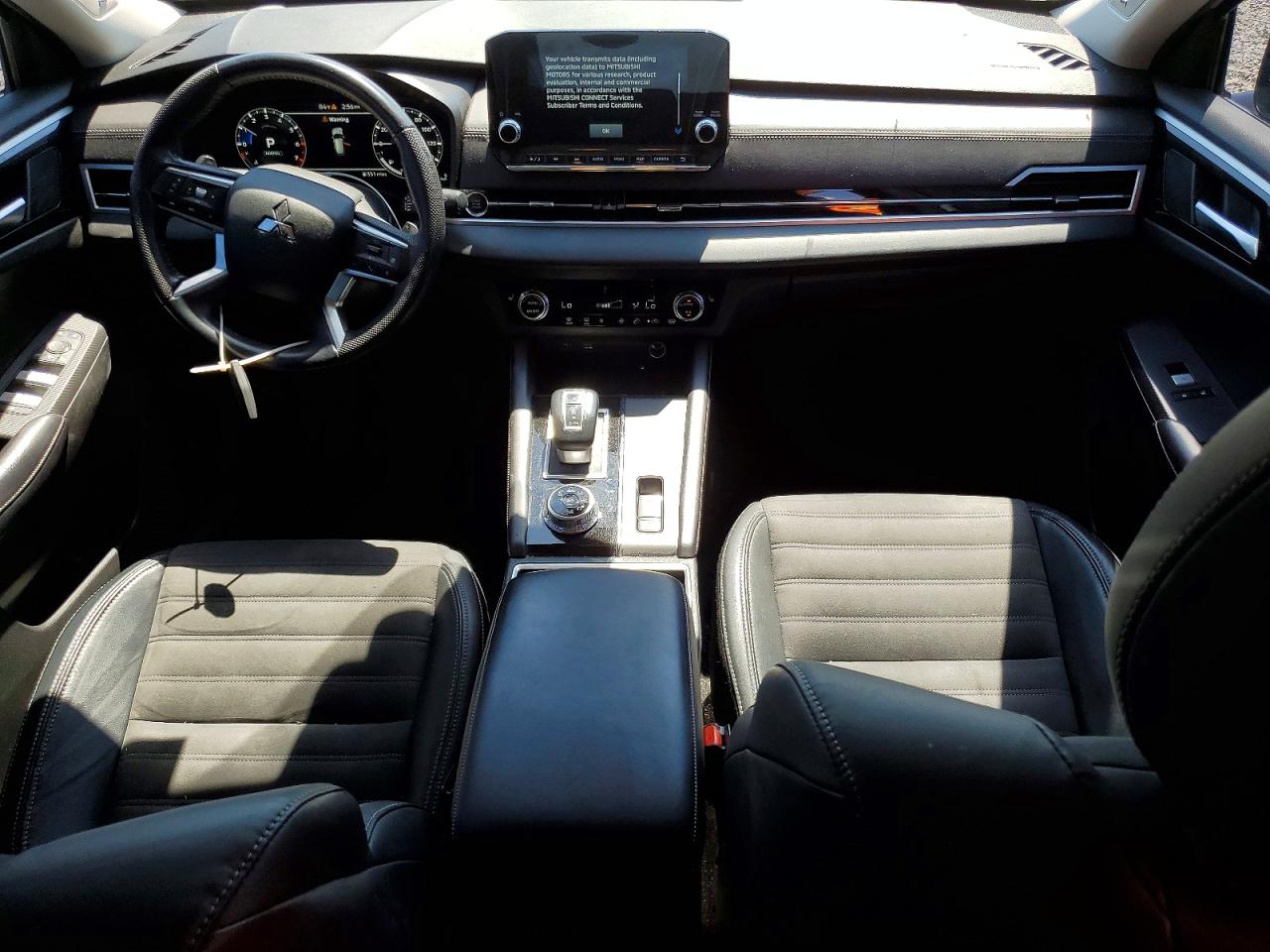 MITSUBISHI OUTLANDER 2023 — 9