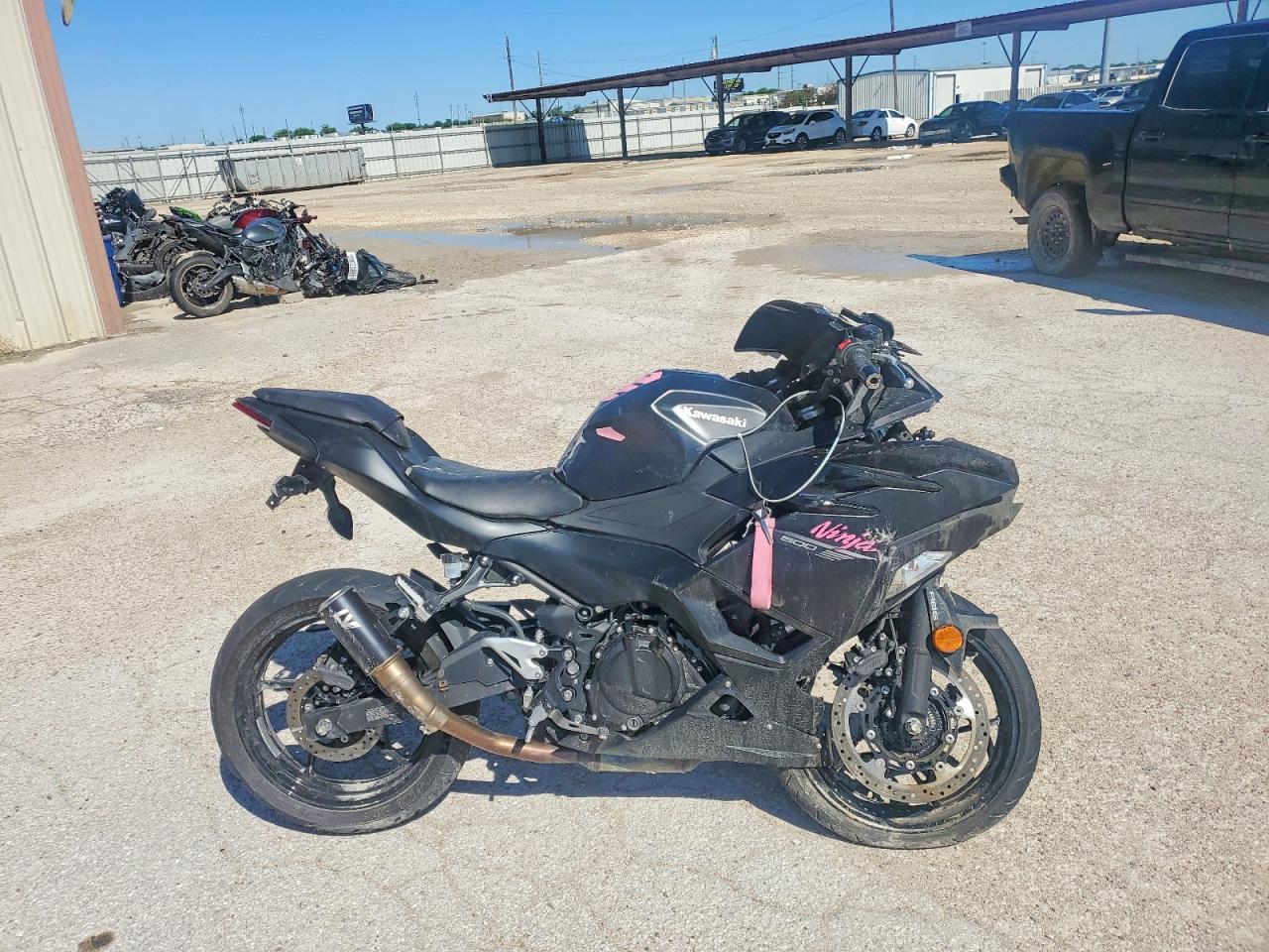 KAWASAKI EX500 2026 — 2