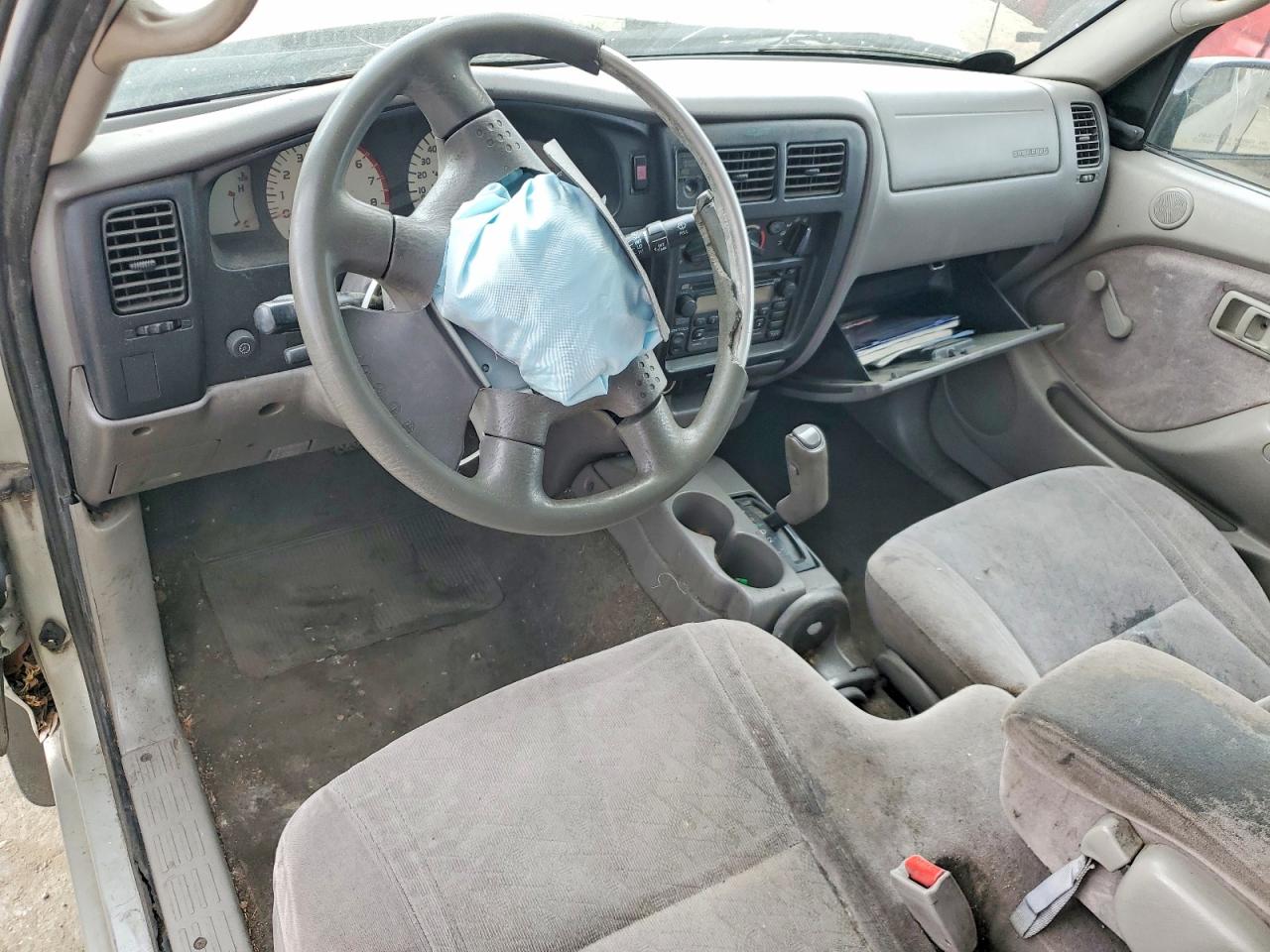 TOYOTA TACOMA 2002 — 9