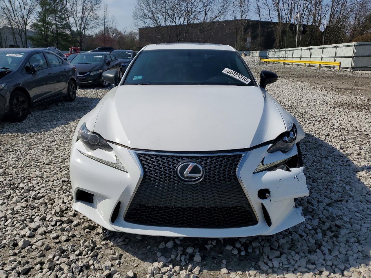 LEXUS IS 2016 — 6