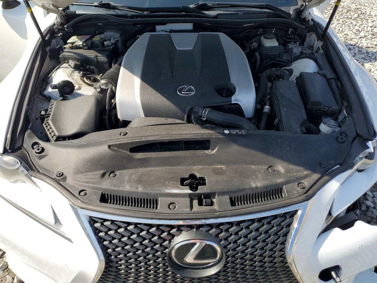 LEXUS IS 2016 — 12