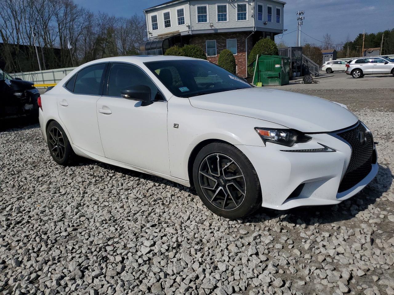 LEXUS IS 2016 — 5
