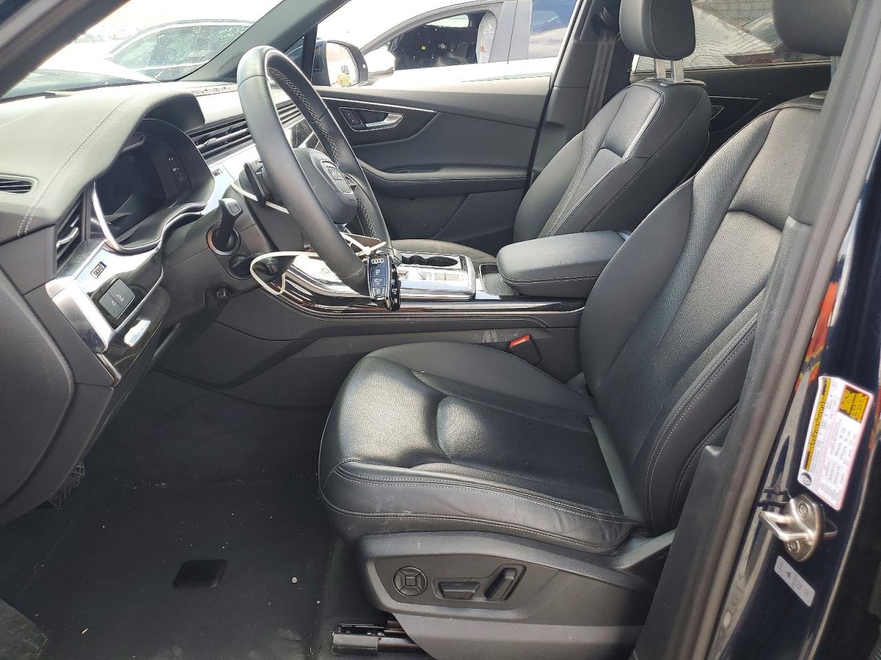 AUDI Q7 2025 — 8