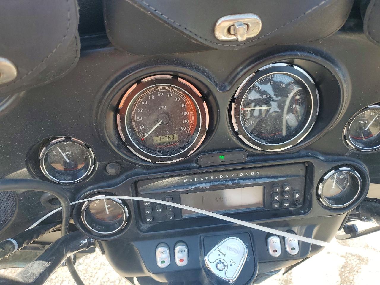 HARLEY-DAVIDSON FLHTCU 2011 — 8