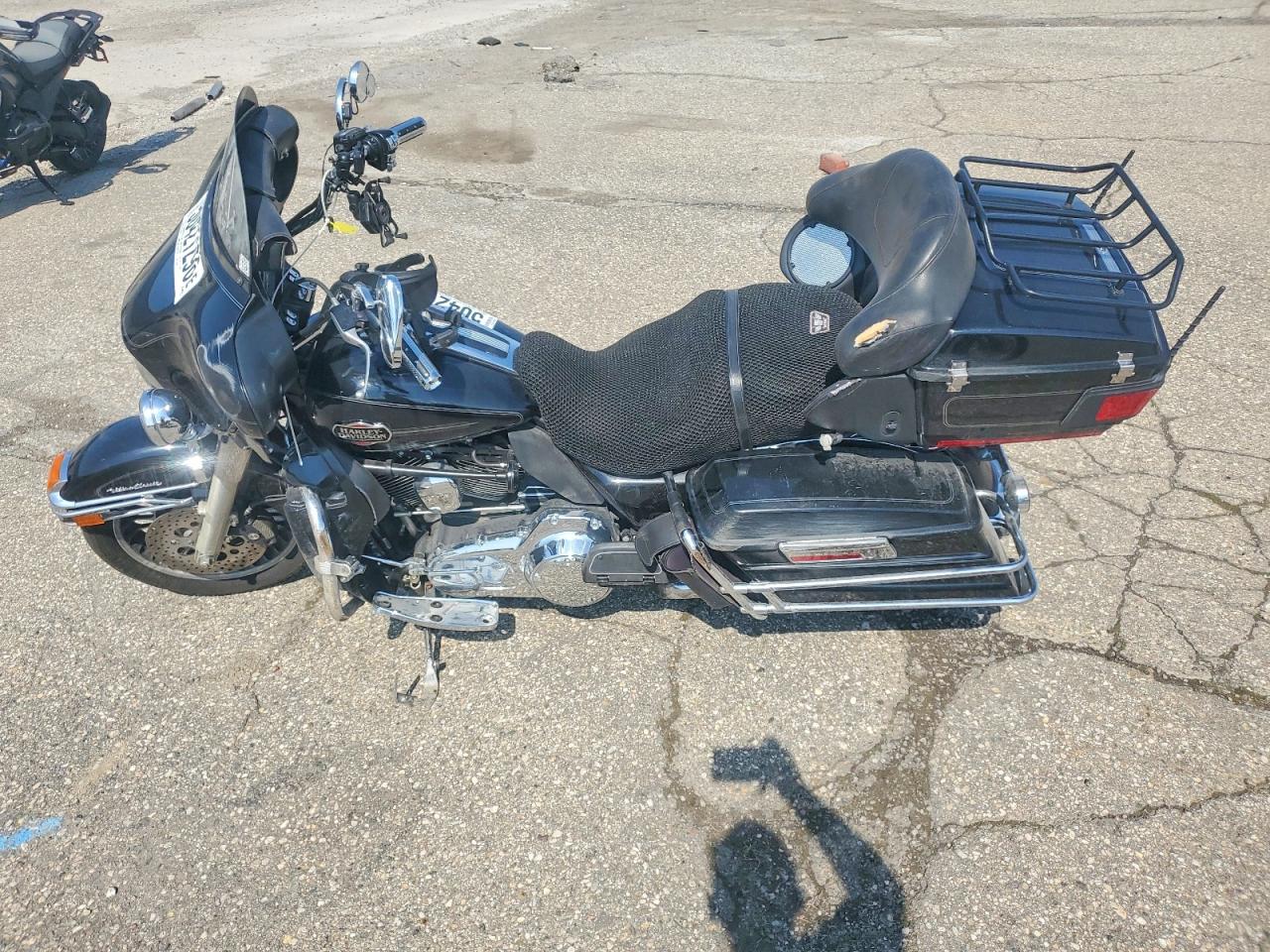 HARLEY-DAVIDSON FLHTCU 2011 — 4