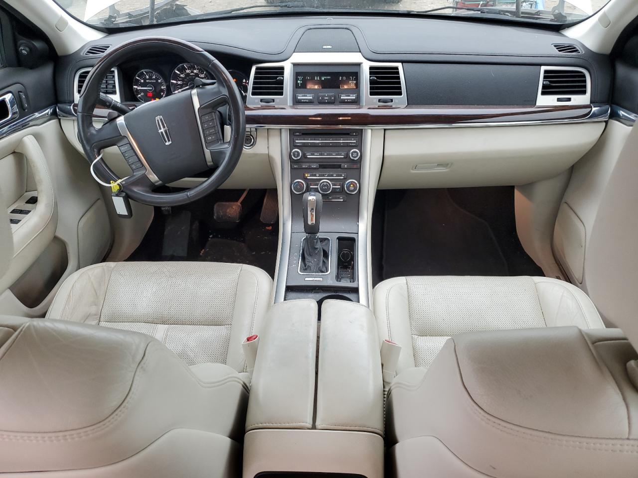 LINCOLN MKS 2010 — 9